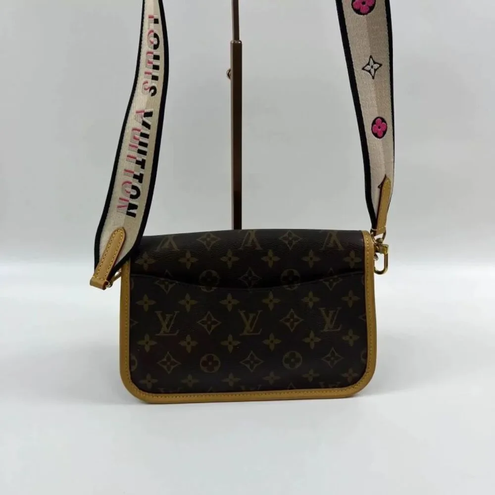 Louis Vuitton Women Pre-Loved Bag Very Good Condition